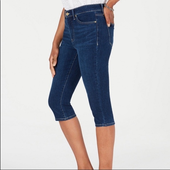 Tommy Hilfiger Woman’s Capri Denim
NWT - Picture 4 of 7